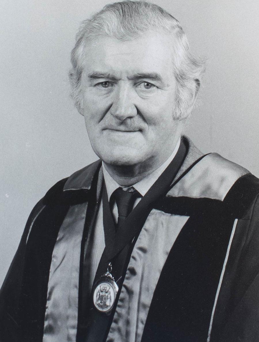 H.D. Campbell, Dental Dean 1986-89